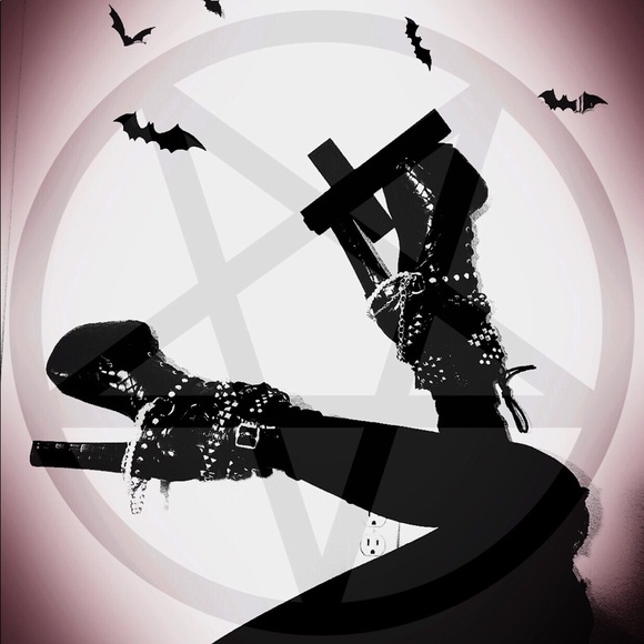 Meet 🖤⚰️🕸Alice🪦🥀🦇 - Picture 8 of 10